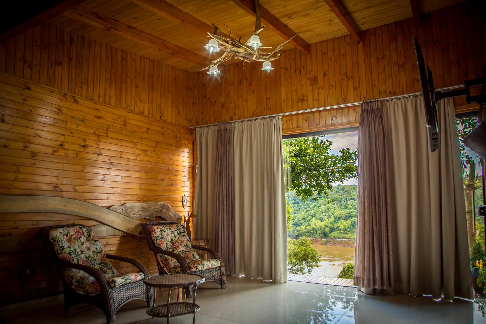 Tupa 4* Puerto Iguazú